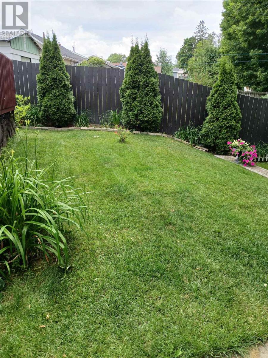 45 Poplar Rd, Elliot Lake, ON - Outdoor