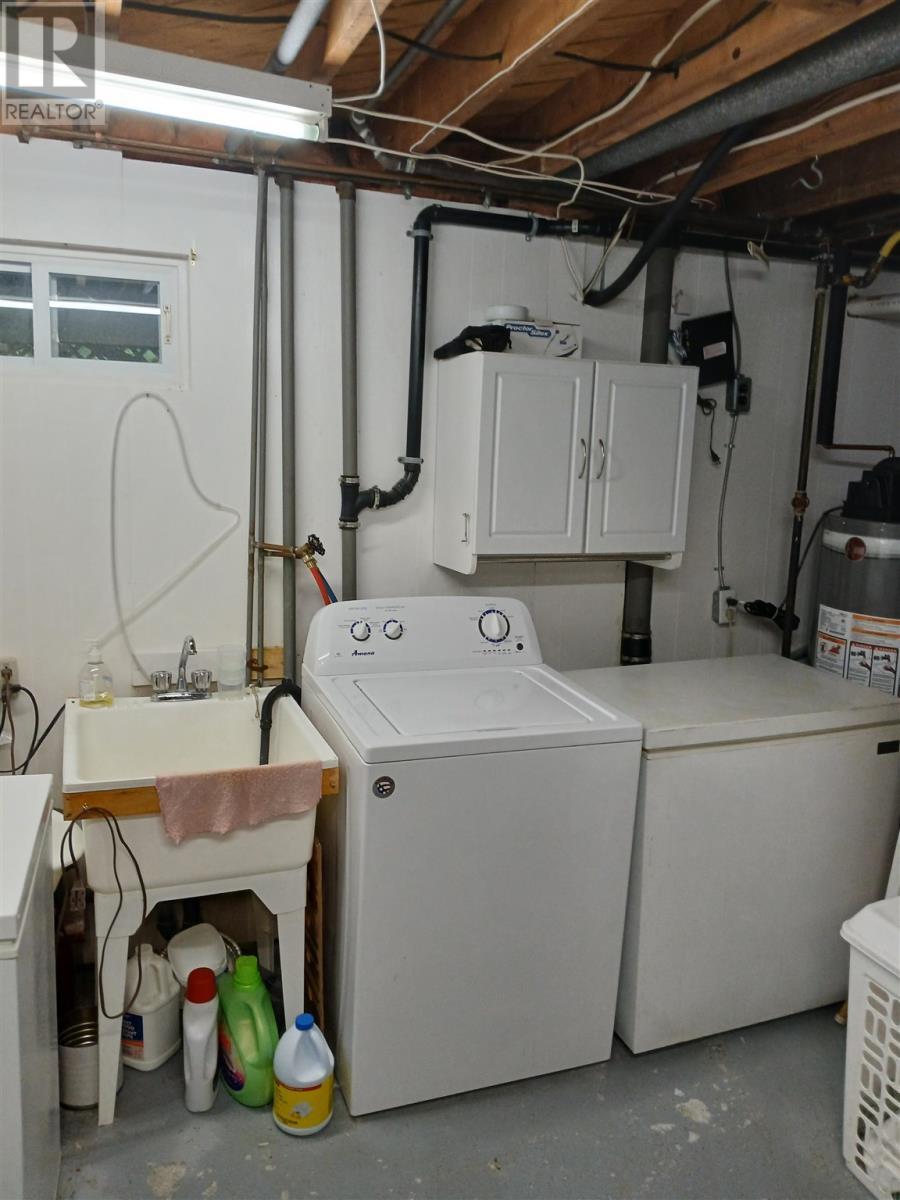 45 Poplar Rd, Elliot Lake, ON - Indoor Photo Showing Laundry Room