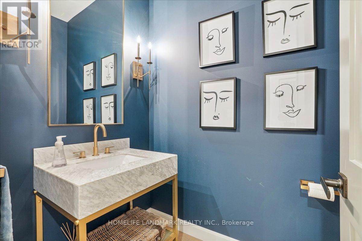 114 Reding Road, Hamilton, ON - Indoor Photo Showing Bathroom
