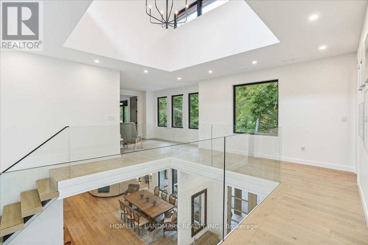 114 Reding Road, Hamilton, ON - Indoor Photo Showing Other Room