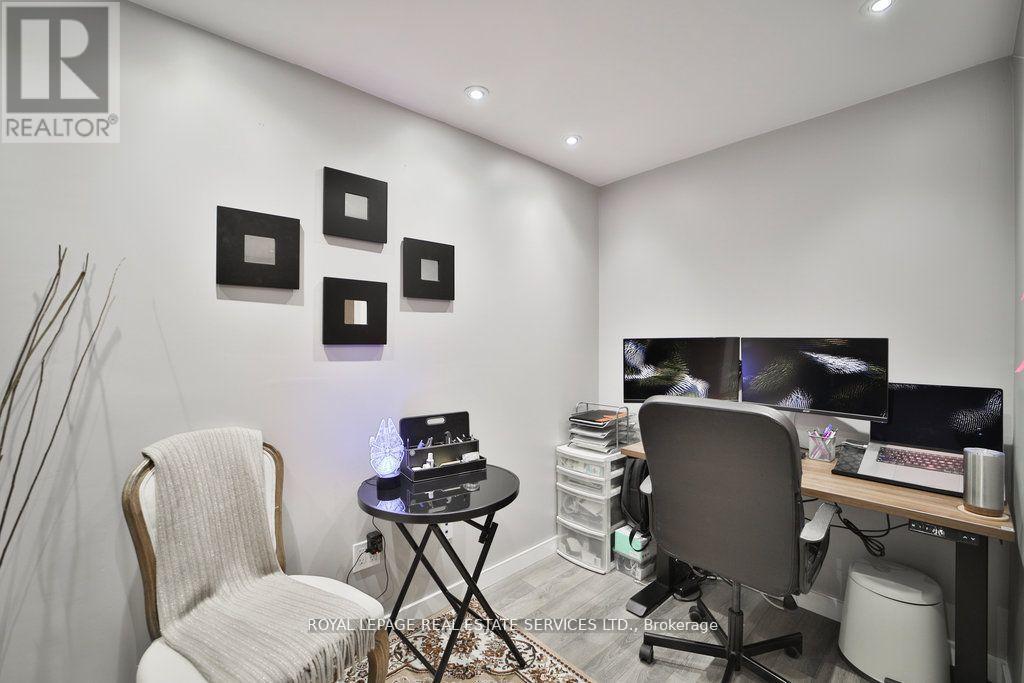 15 Mcallistar Drive, Hamilton, ON - Indoor Photo Showing Office
