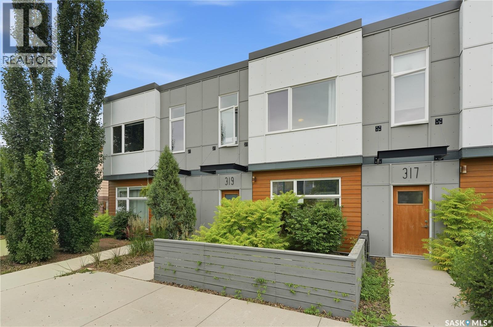 319 D Avenue S, Saskatoon, SK - Outdoor