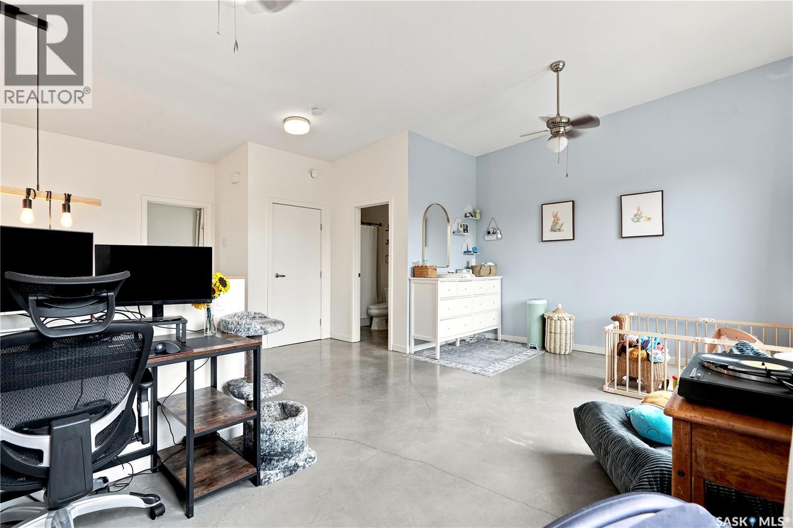 319 D Avenue S, Saskatoon, SK - Indoor