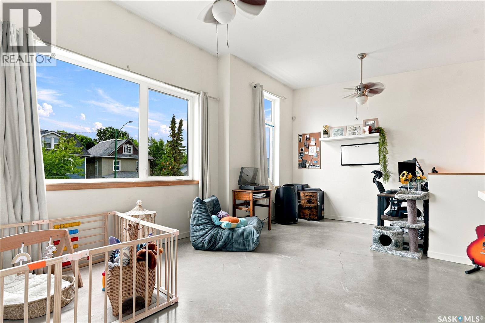 319 D Avenue S, Saskatoon, SK - Indoor
