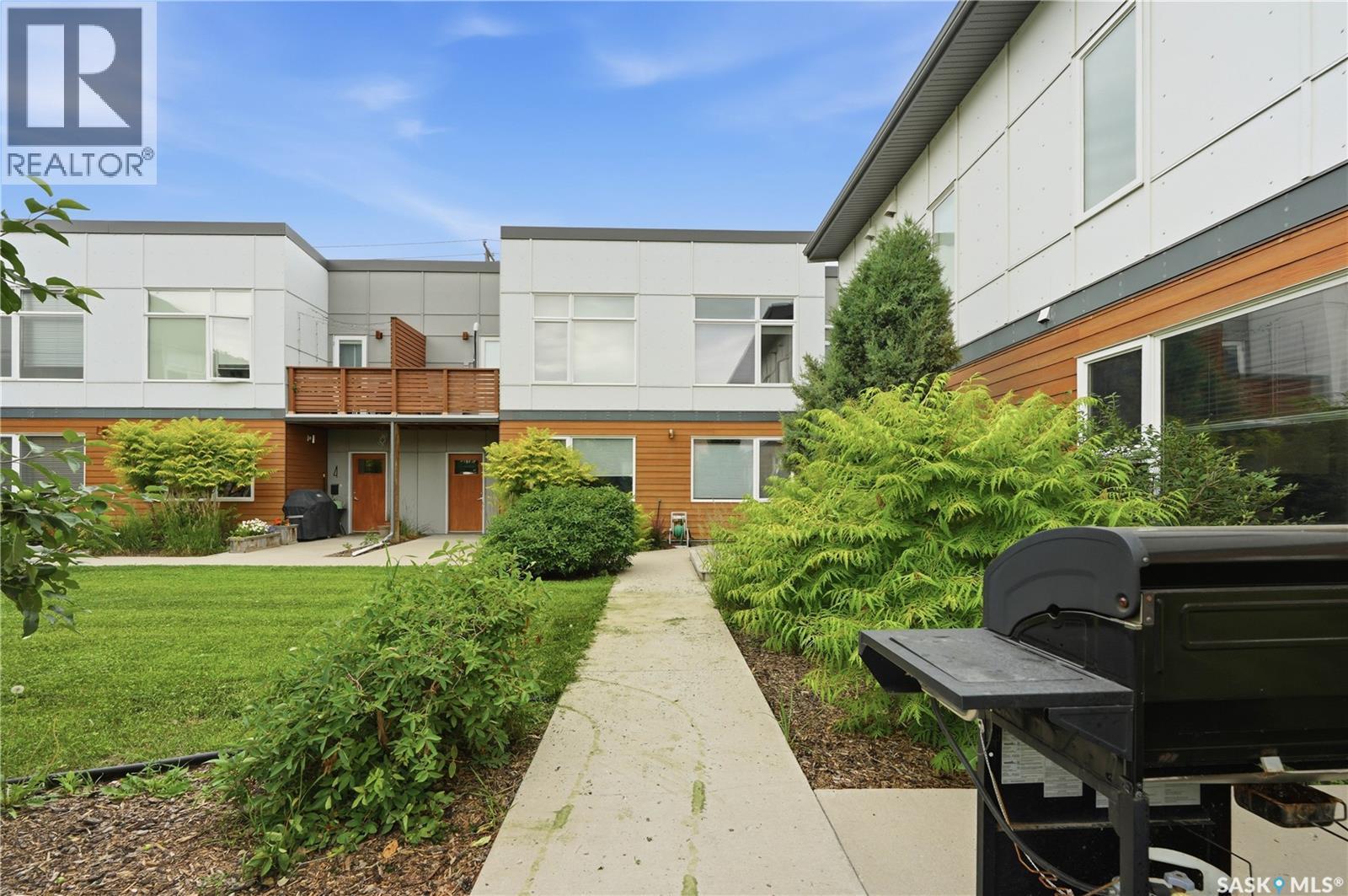 319 D Avenue S, Saskatoon, SK - Outdoor