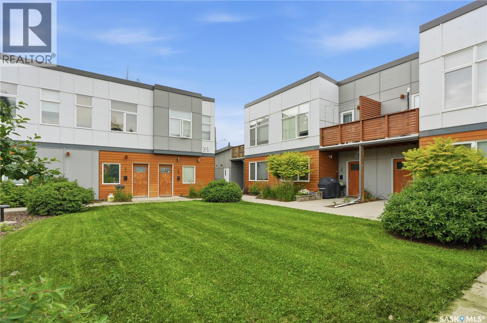 319 D Avenue S, Saskatoon, SK - Outdoor