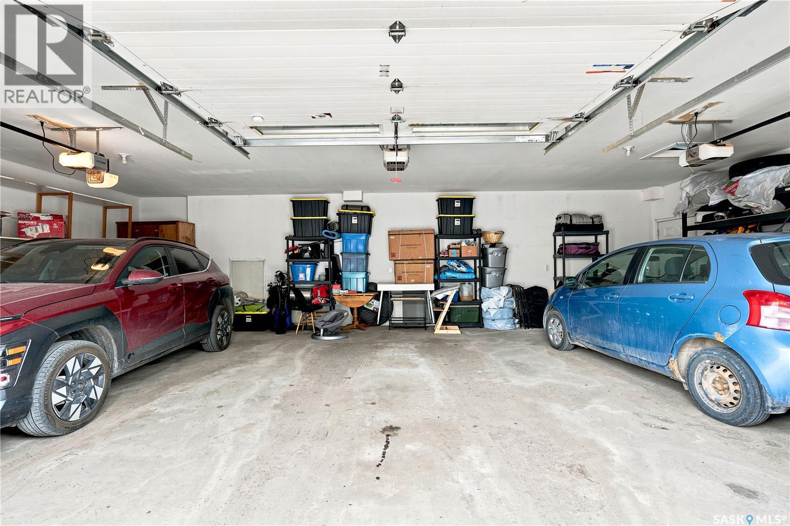 319 D Avenue S, Saskatoon, SK - Indoor Photo Showing Garage