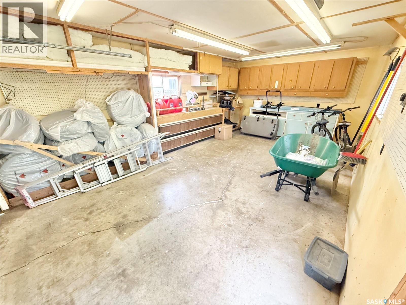 715 Brimacombe Drive, Weyburn, SK - Indoor Photo Showing Garage