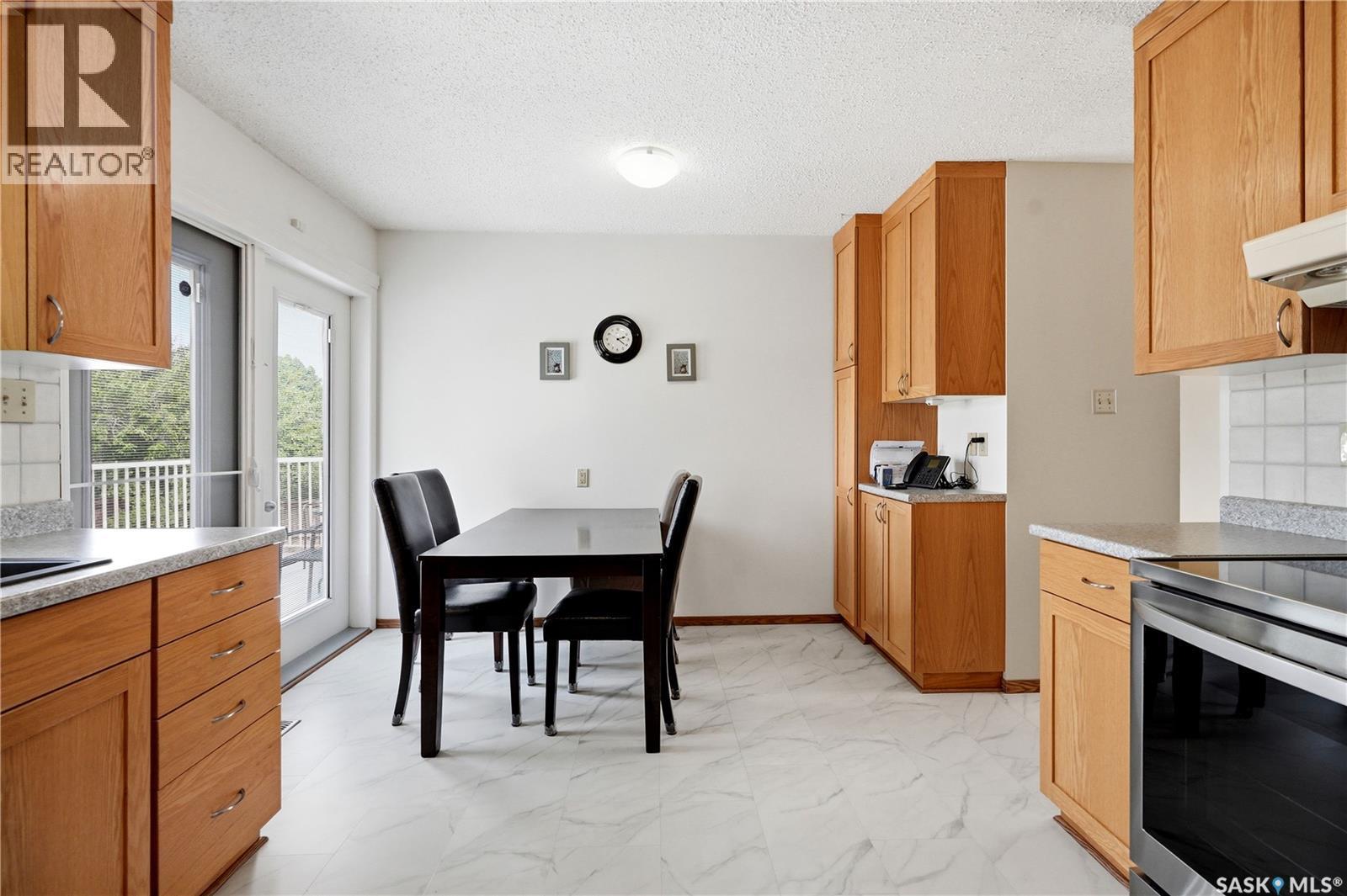 515 Frobisher Crescent, Saskatoon, SK - Indoor Photo Showing Kitchen