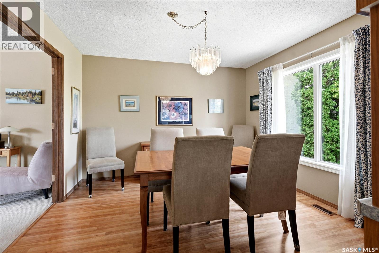 515 Frobisher Crescent, Saskatoon, SK - Indoor Photo Showing Dining Room