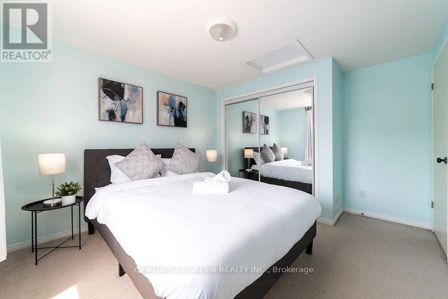 7 Swartz Street, Kitchener, ON - Indoor Photo Showing Bedroom
