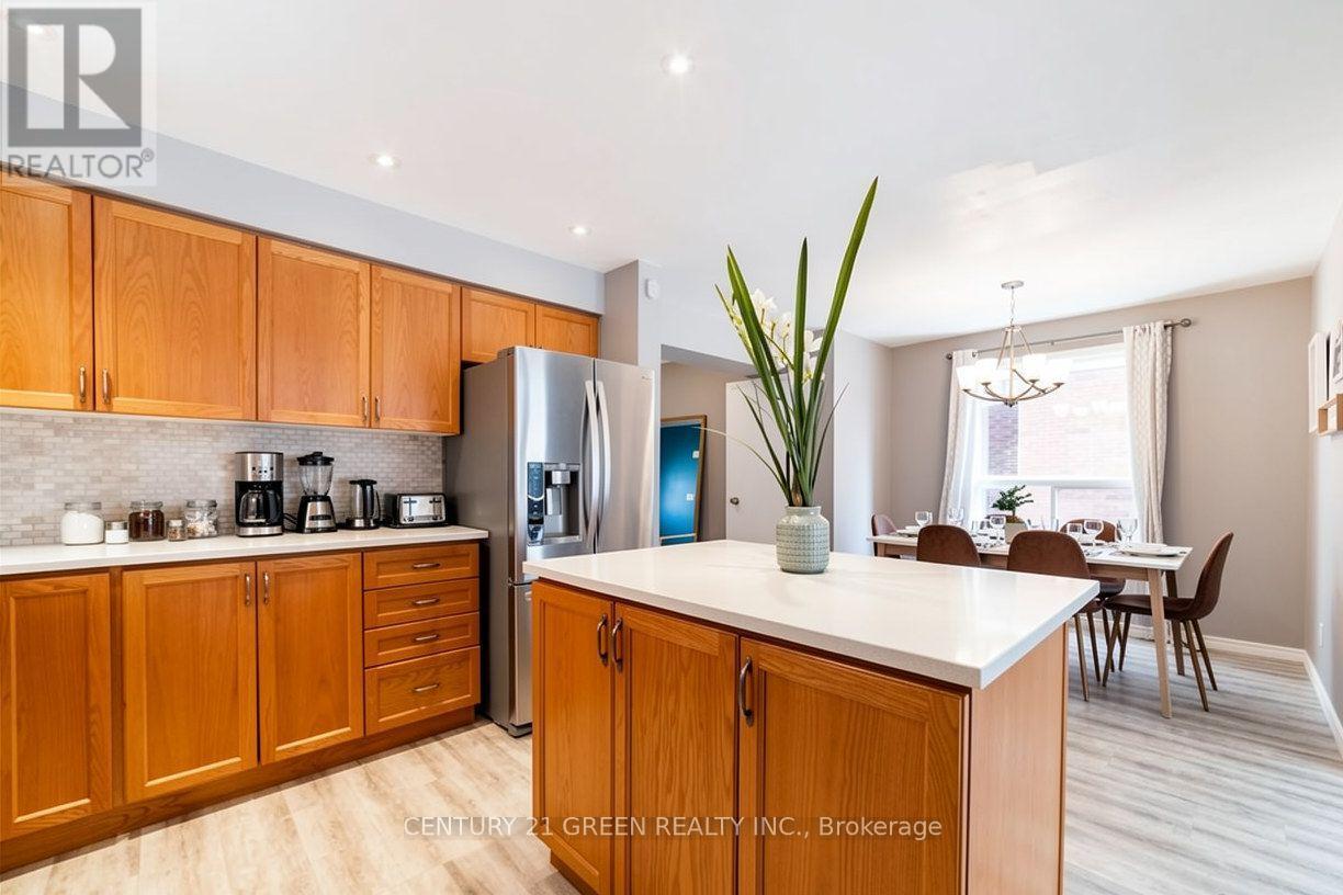 7 Swartz Street, Kitchener, ON - Indoor Photo Showing Kitchen