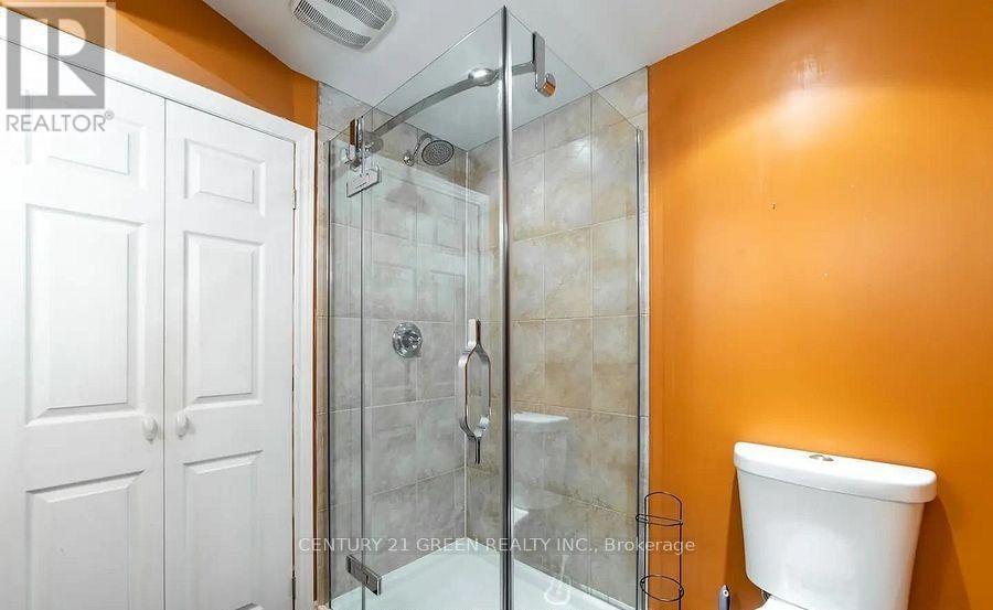 7 Swartz Street, Kitchener, ON - Indoor Photo Showing Bathroom