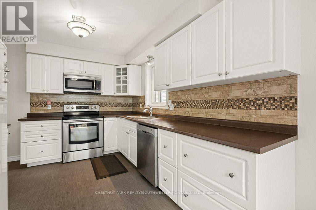 158 Bankside Drive, Kitchener, ON - Indoor Photo Showing Kitchen