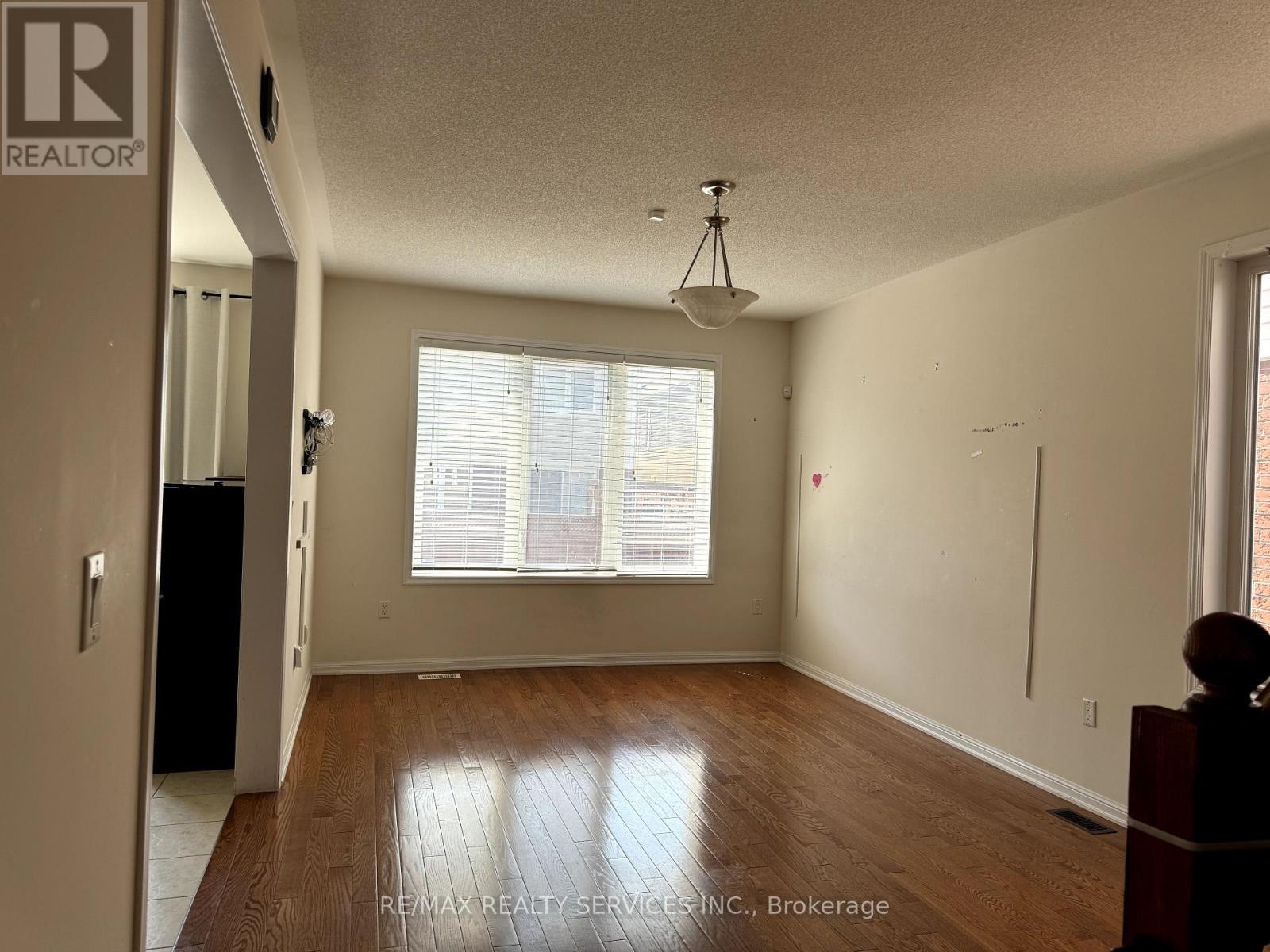 30 Arkwright Drive, Brampton, ON - Indoor Photo Showing Other Room