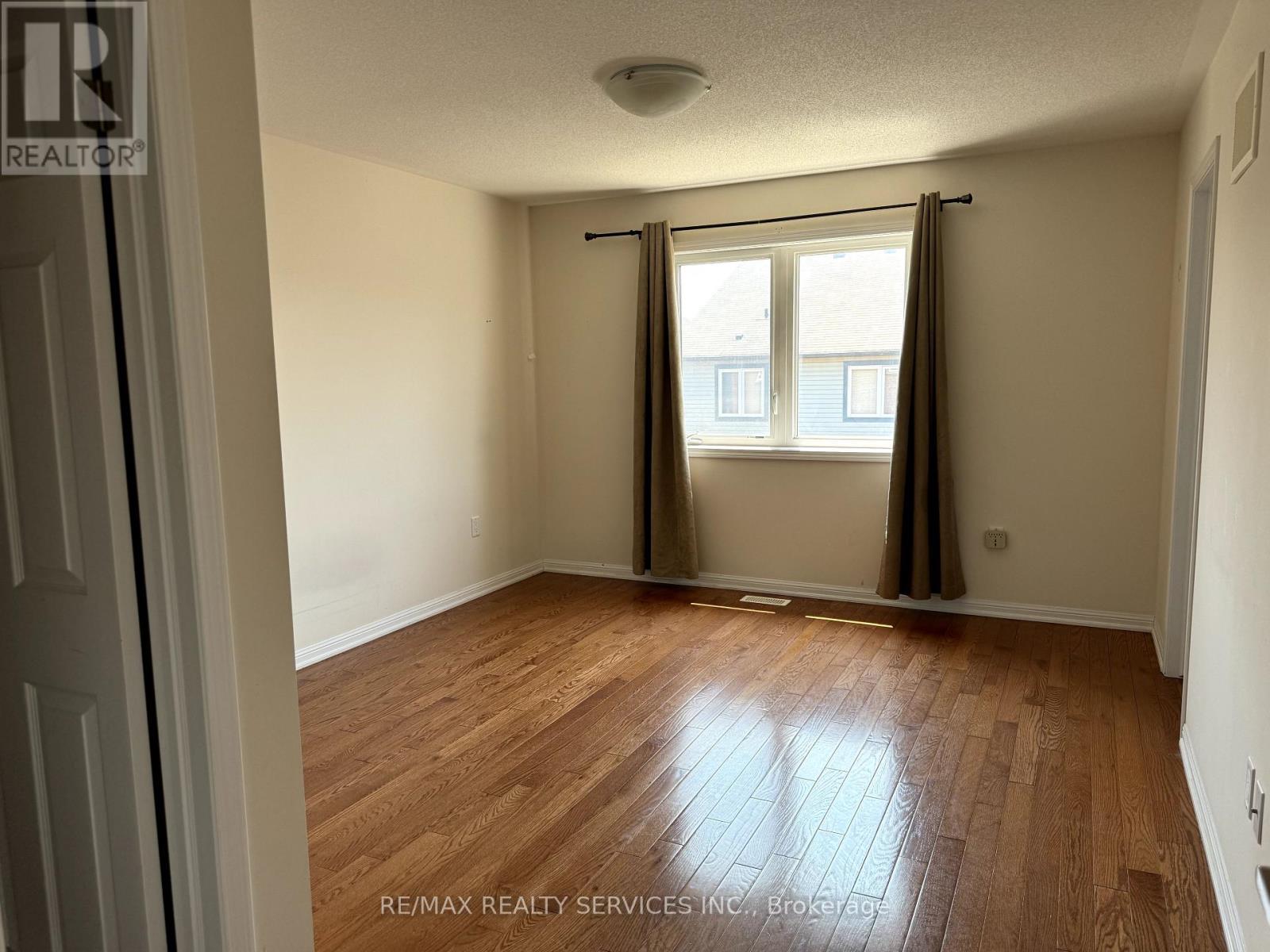 30 Arkwright Drive, Brampton, ON - Indoor Photo Showing Other Room