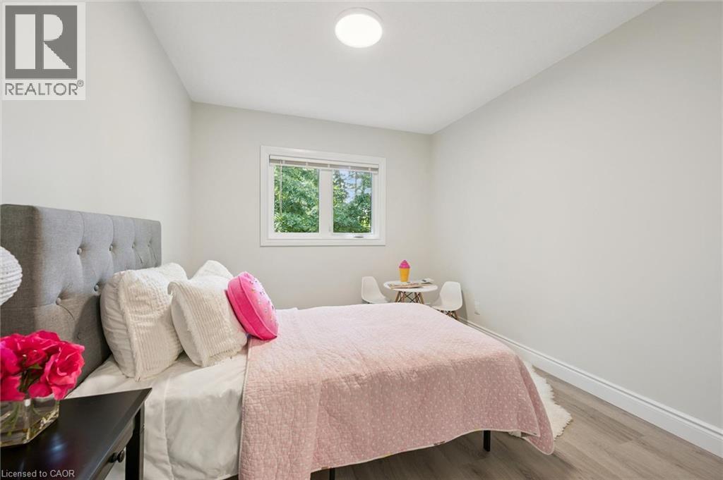89 Woolwich Street Unit# 10, Waterloo, ON - Indoor Photo Showing Bedroom