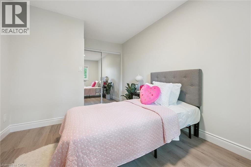 89 Woolwich Street Unit# 10, Waterloo, ON - Indoor Photo Showing Bedroom