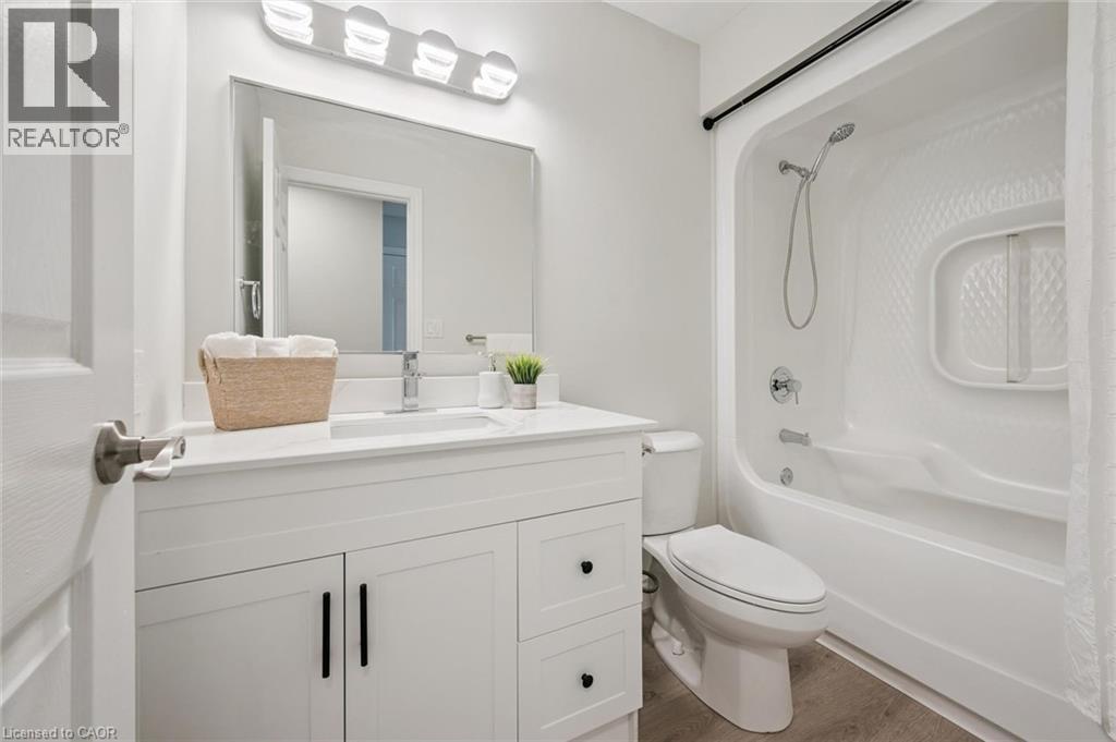 89 Woolwich Street Unit# 10, Waterloo, ON - Indoor Photo Showing Bathroom