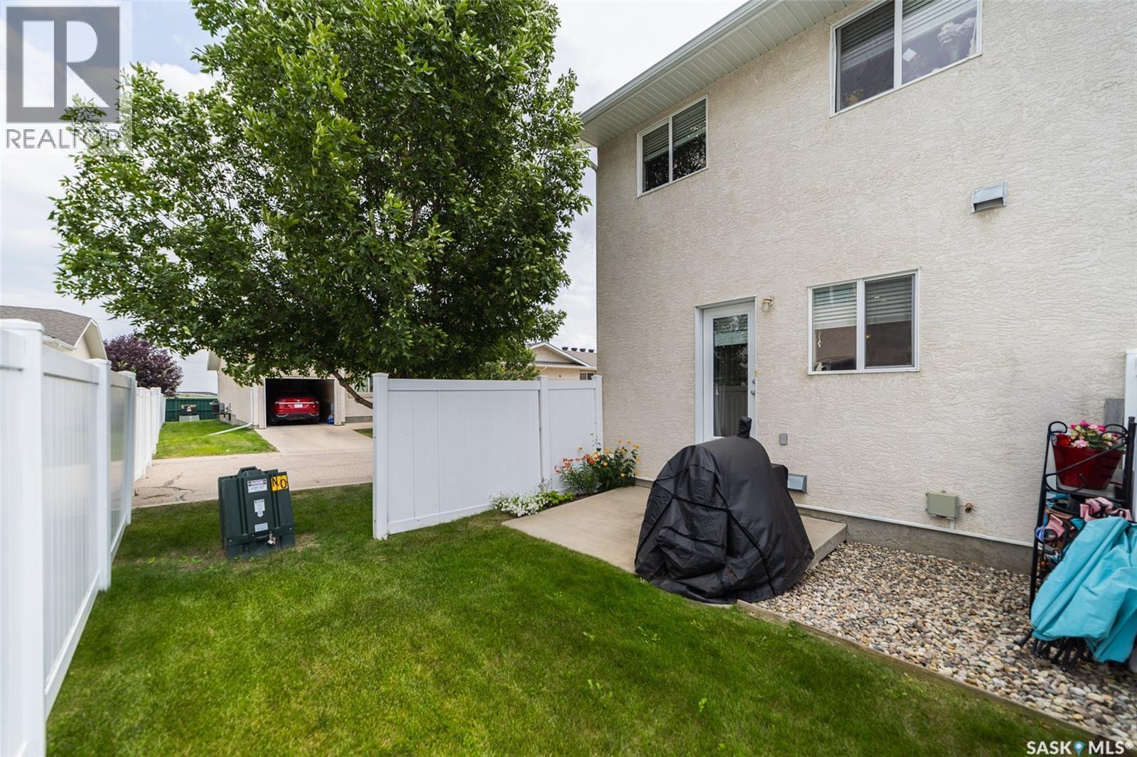 46 2801 Windsor Park Road, Regina, SK - Outdoor With Exterior