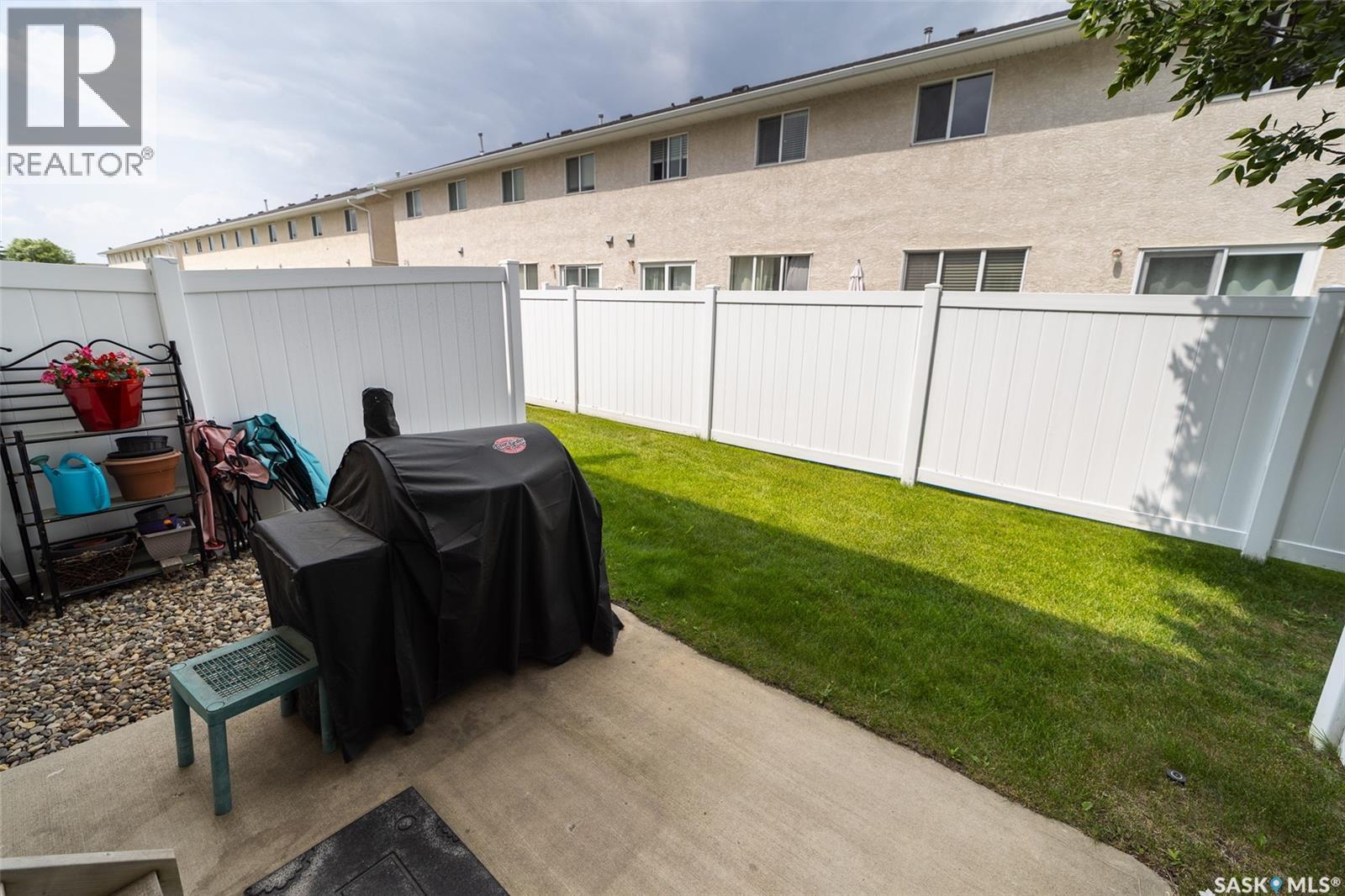 46 2801 Windsor Park Road, Regina, SK - Outdoor