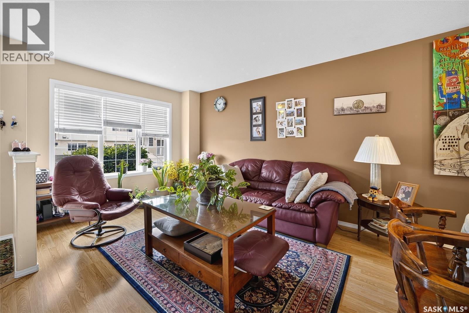 46 2801 Windsor Park Road, Regina, SK - Indoor Photo Showing Living Room