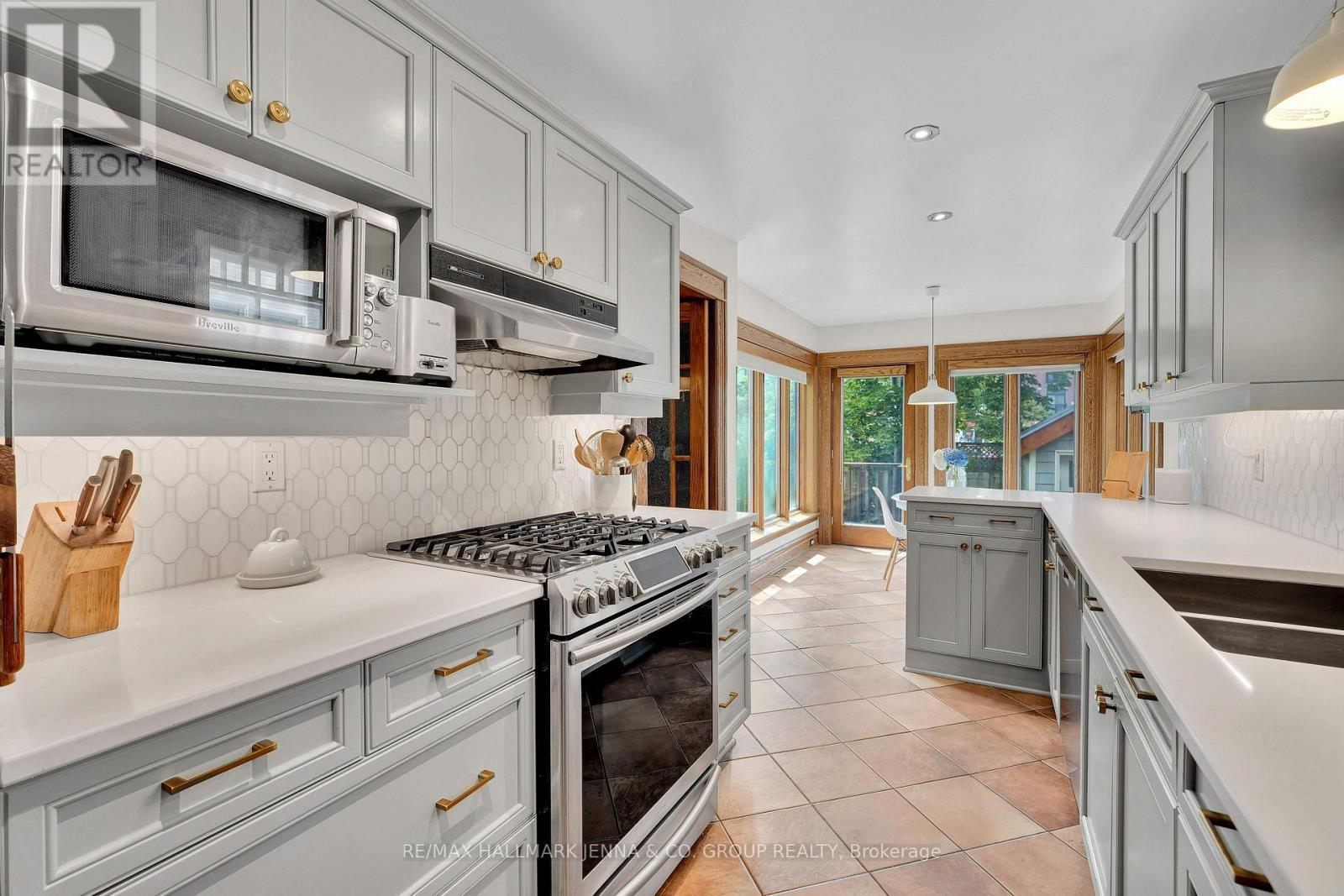 50 Willard Street, Ottawa, ON - Indoor Photo Showing Kitchen With Double Sink