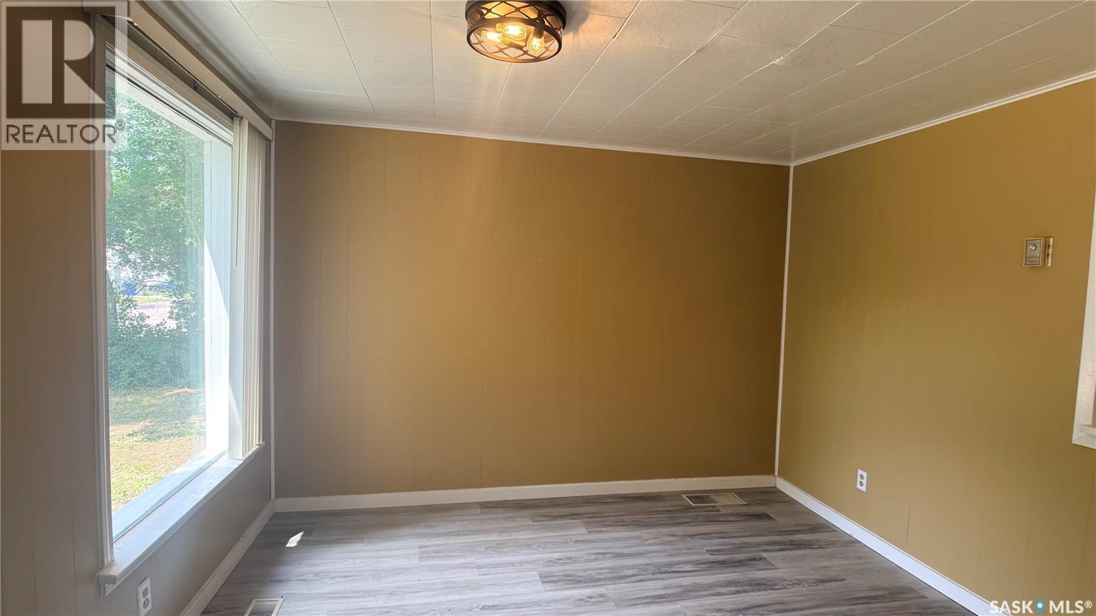 605 2Nd Street, Estevan, SK - Indoor Photo Showing Other Room