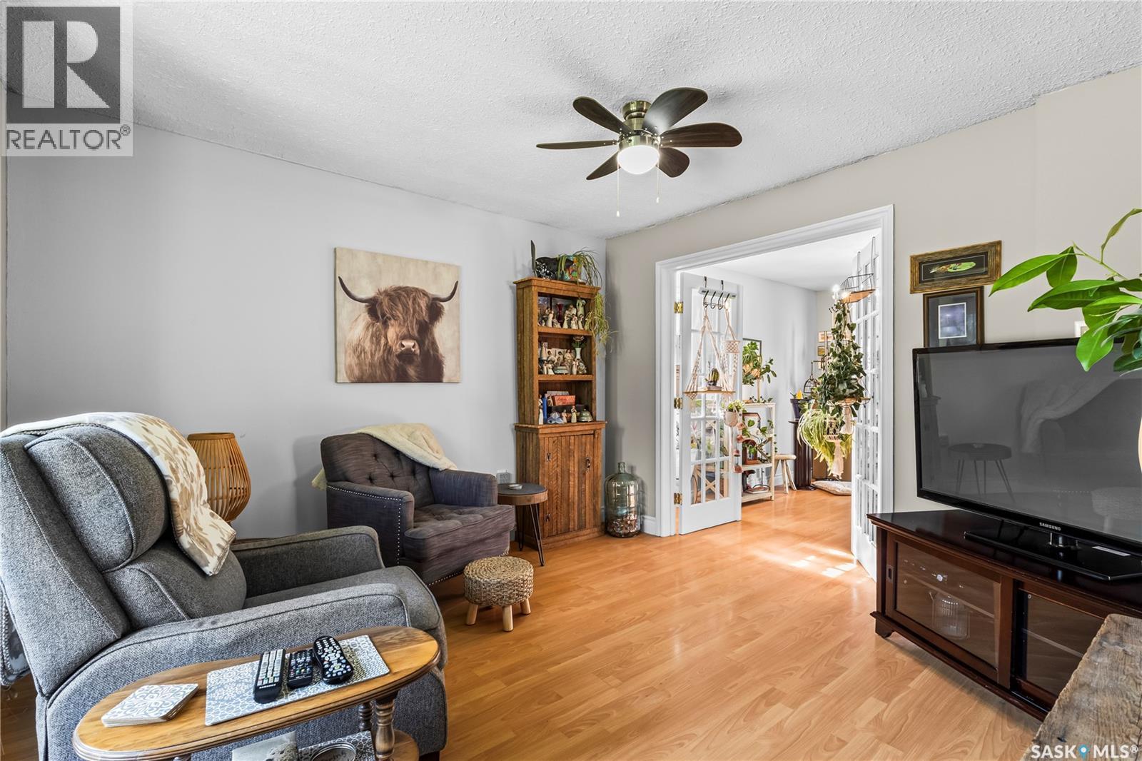 931 4Th Street E, Prince Albert, SK - Indoor Photo Showing Living Room