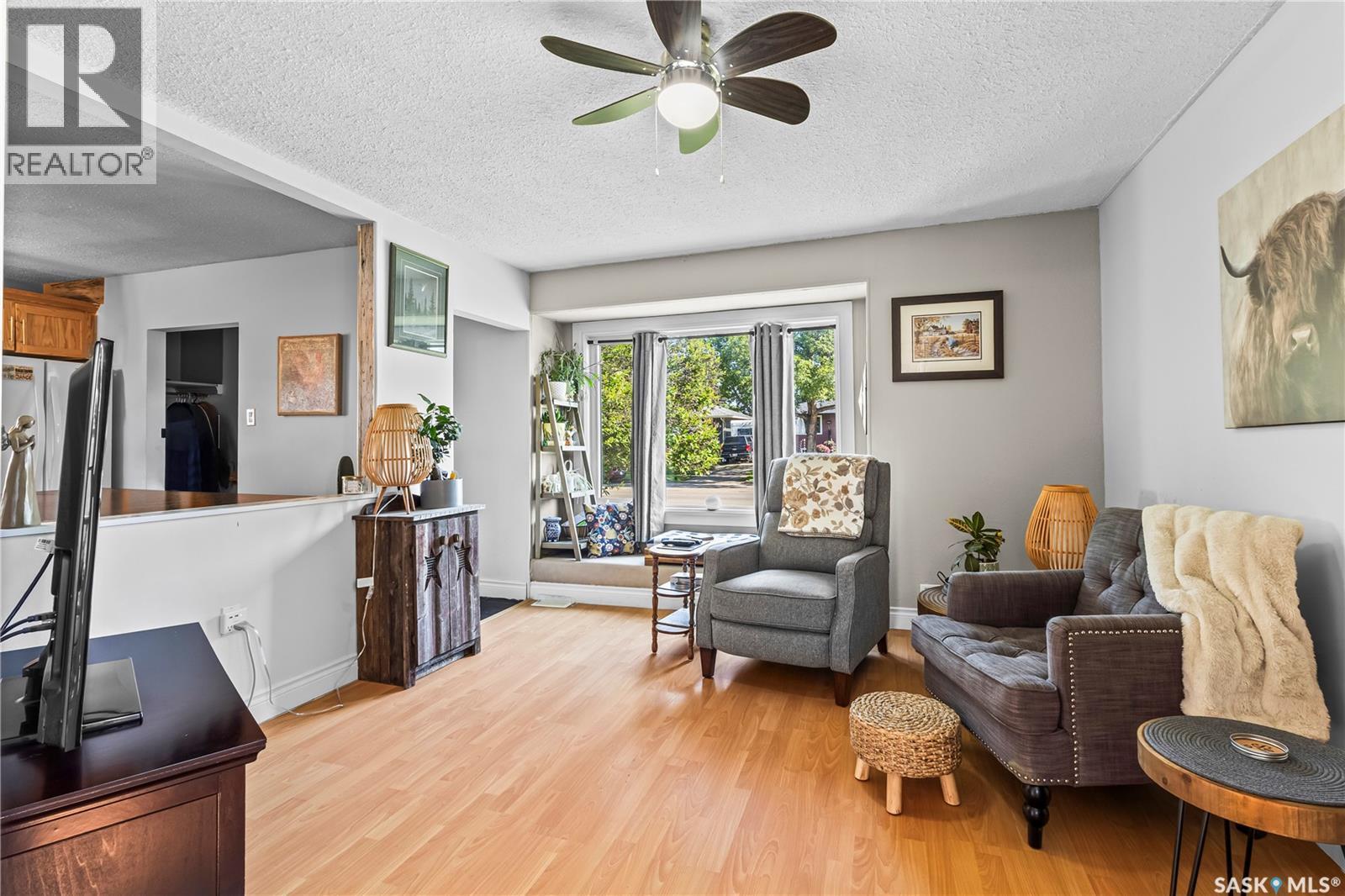 931 4Th Street E, Prince Albert, SK - Indoor Photo Showing Living Room