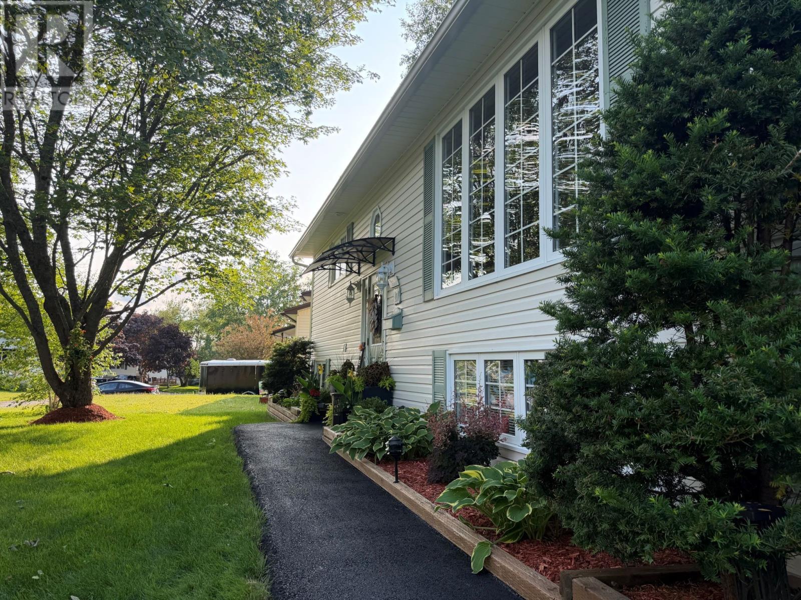 17 Grieve Crescent, Gander, NL - Outdoor