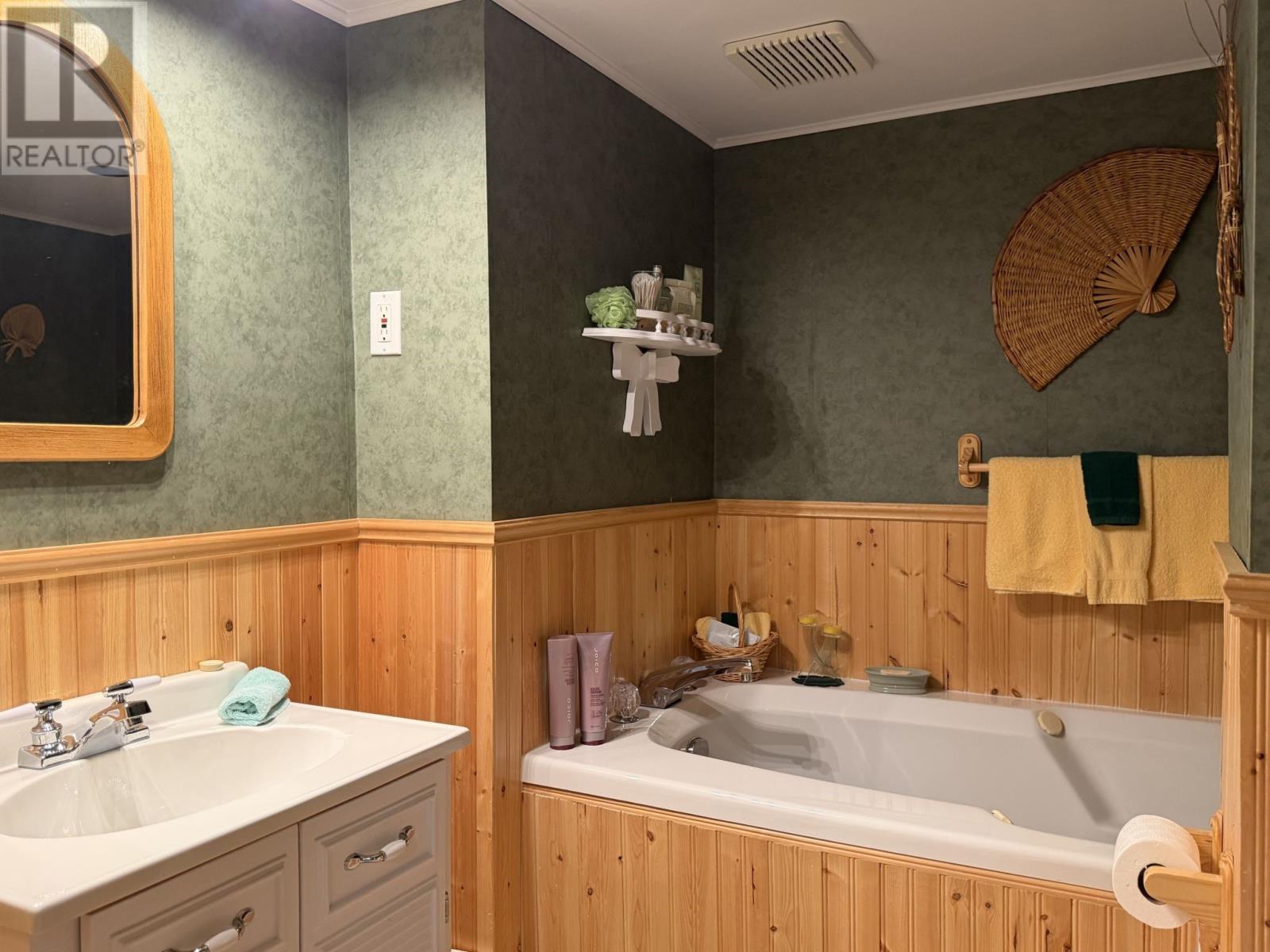 17 Grieve Crescent, Gander, NL - Indoor Photo Showing Bathroom