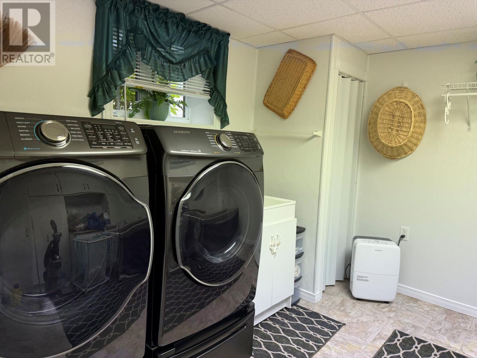 17 Grieve Crescent, Gander, NL - Indoor Photo Showing Laundry Room