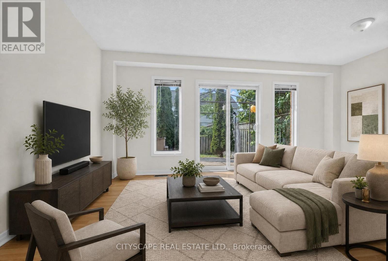 244 Sophia Crescent, Kitchener, ON - Indoor Photo Showing Living Room