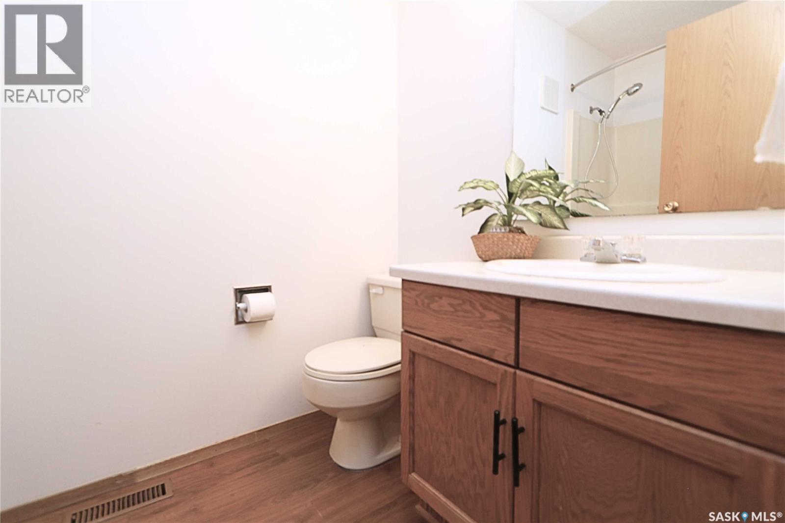2 Spice Drive, Yorkton, SK - Indoor Photo Showing Bathroom
