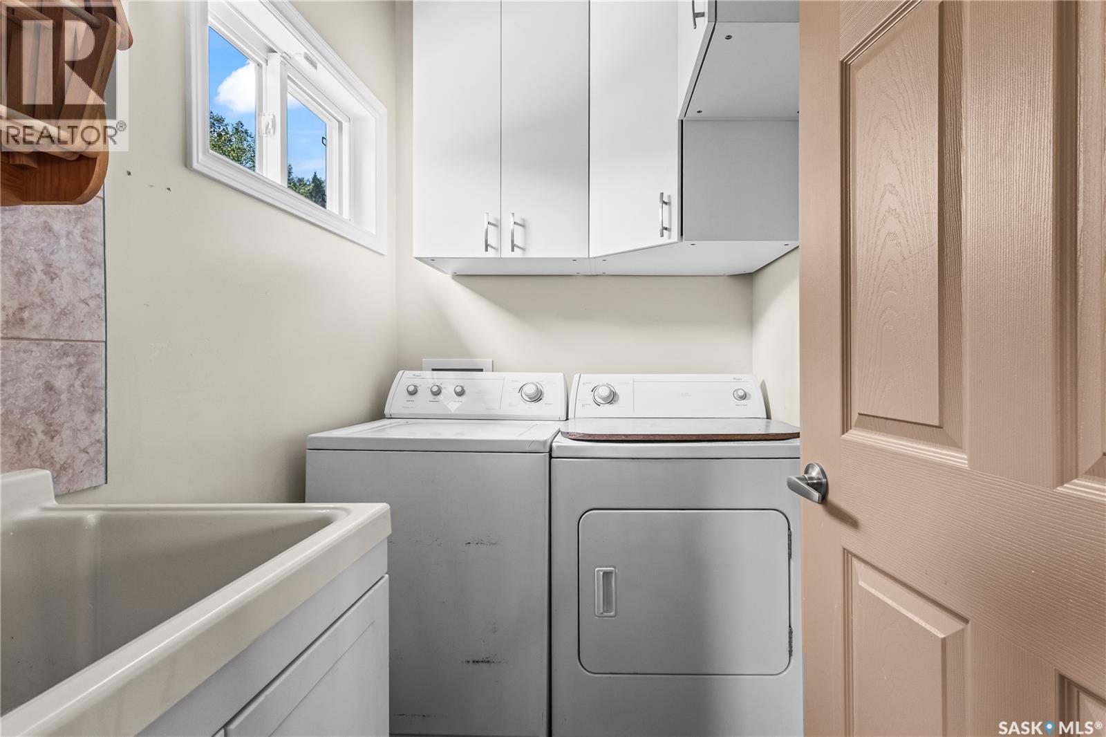 1201 Mckay Drive, Prince Albert, SK - Indoor Photo Showing Laundry Room