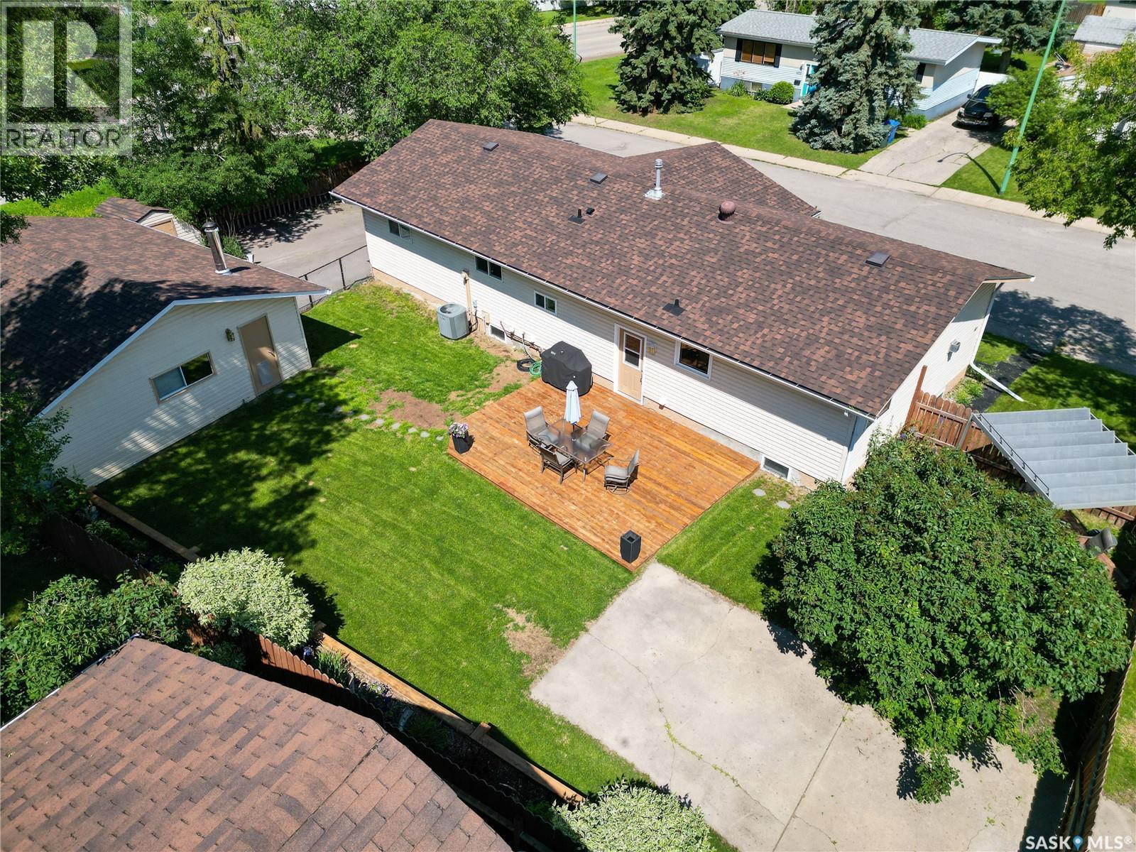 1201 Mckay Drive, Prince Albert, SK - Outdoor