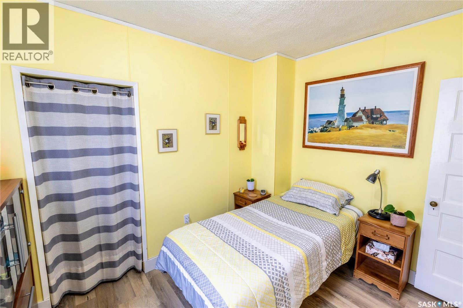 405 Saskatchewan Street, Central Butte, SK - Indoor Photo Showing Bedroom