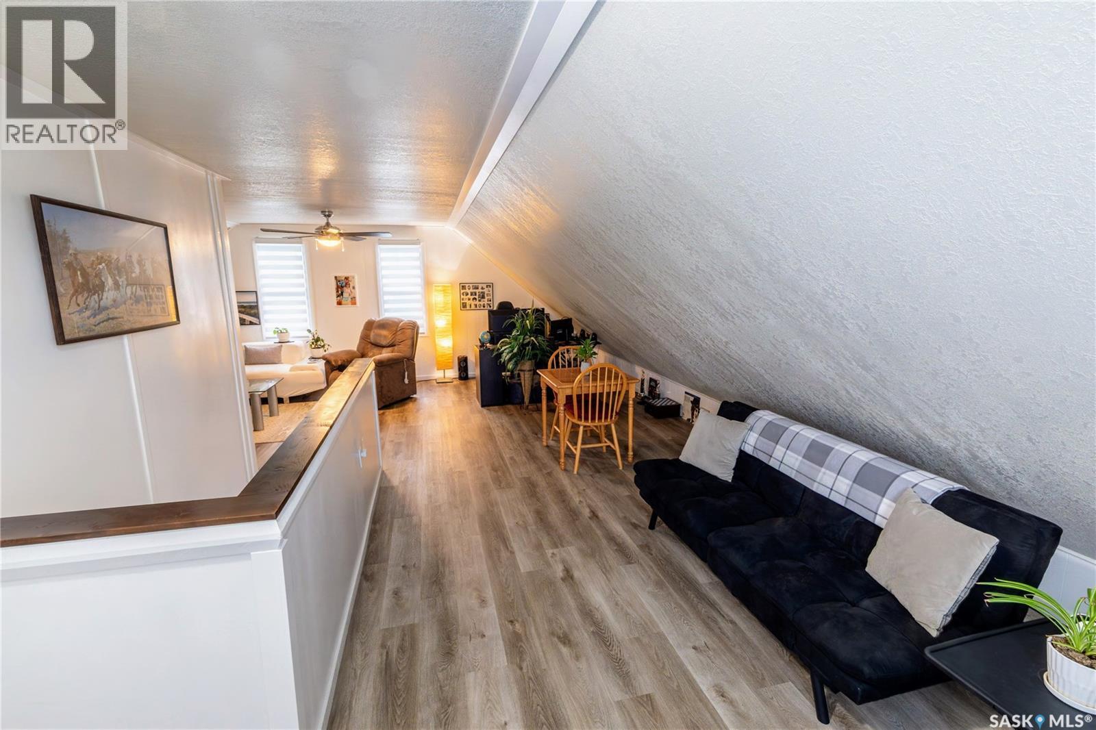 405 Saskatchewan Street, Central Butte, SK - Indoor Photo Showing Other Room