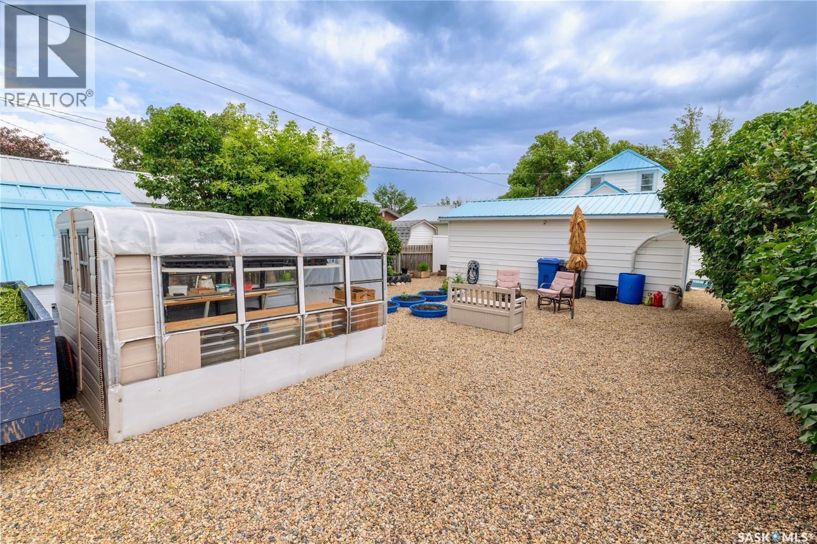 405 Saskatchewan Street, Central Butte, SK - Outdoor