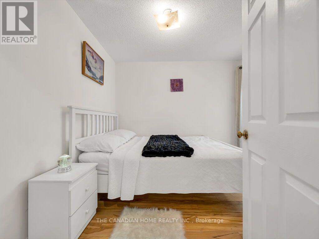 5244 Cinnamon Road, Mississauga, ON - Indoor Photo Showing Bedroom