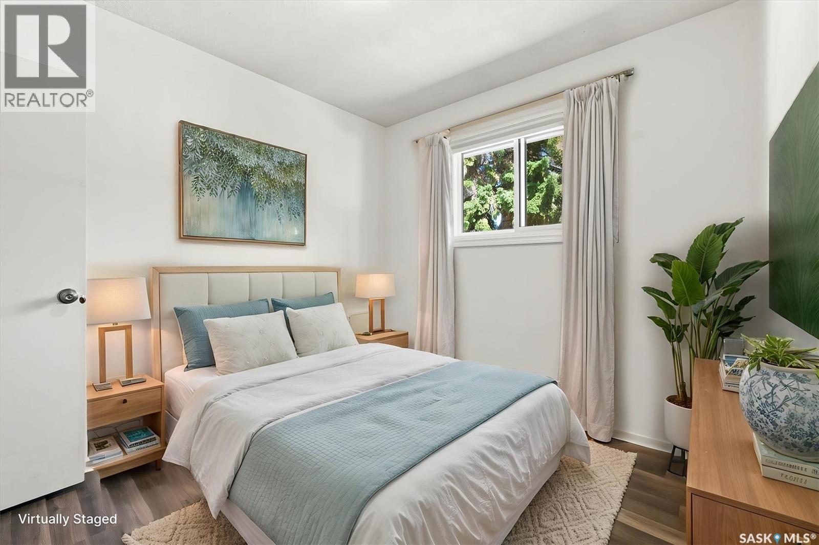 1009 East Centre, Saskatoon, SK - Indoor Photo Showing Bedroom