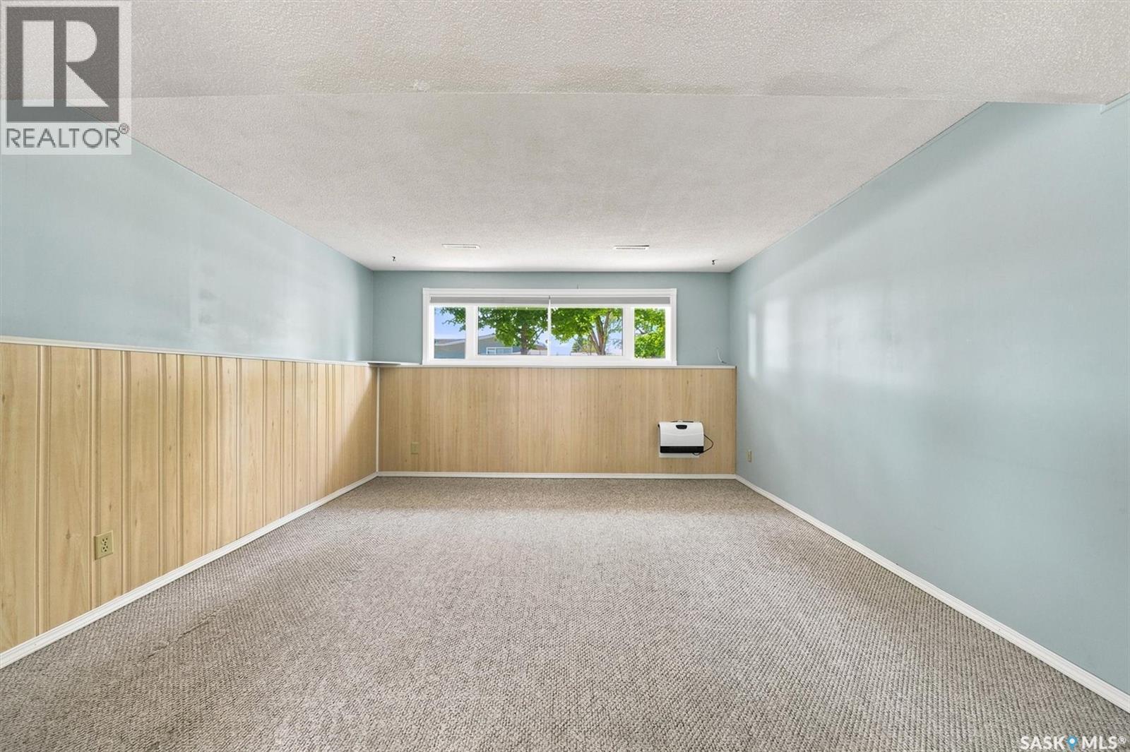 1009 East Centre, Saskatoon, SK - Indoor Photo Showing Other Room