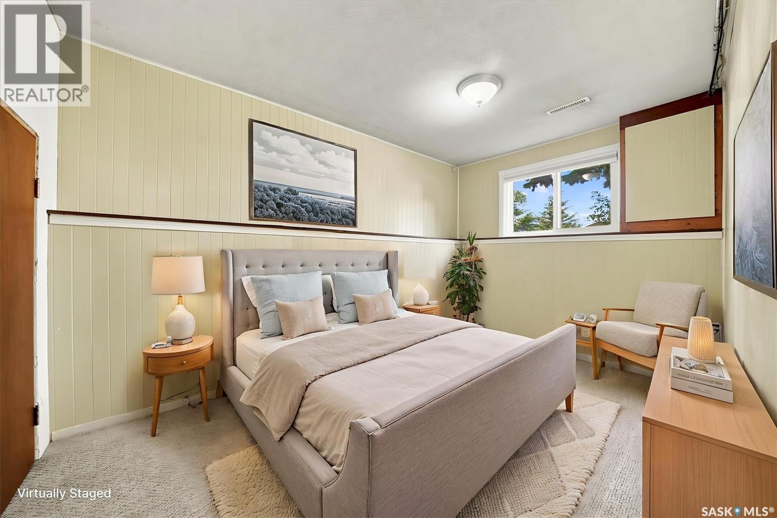 1009 East Centre, Saskatoon, SK - Indoor Photo Showing Bedroom