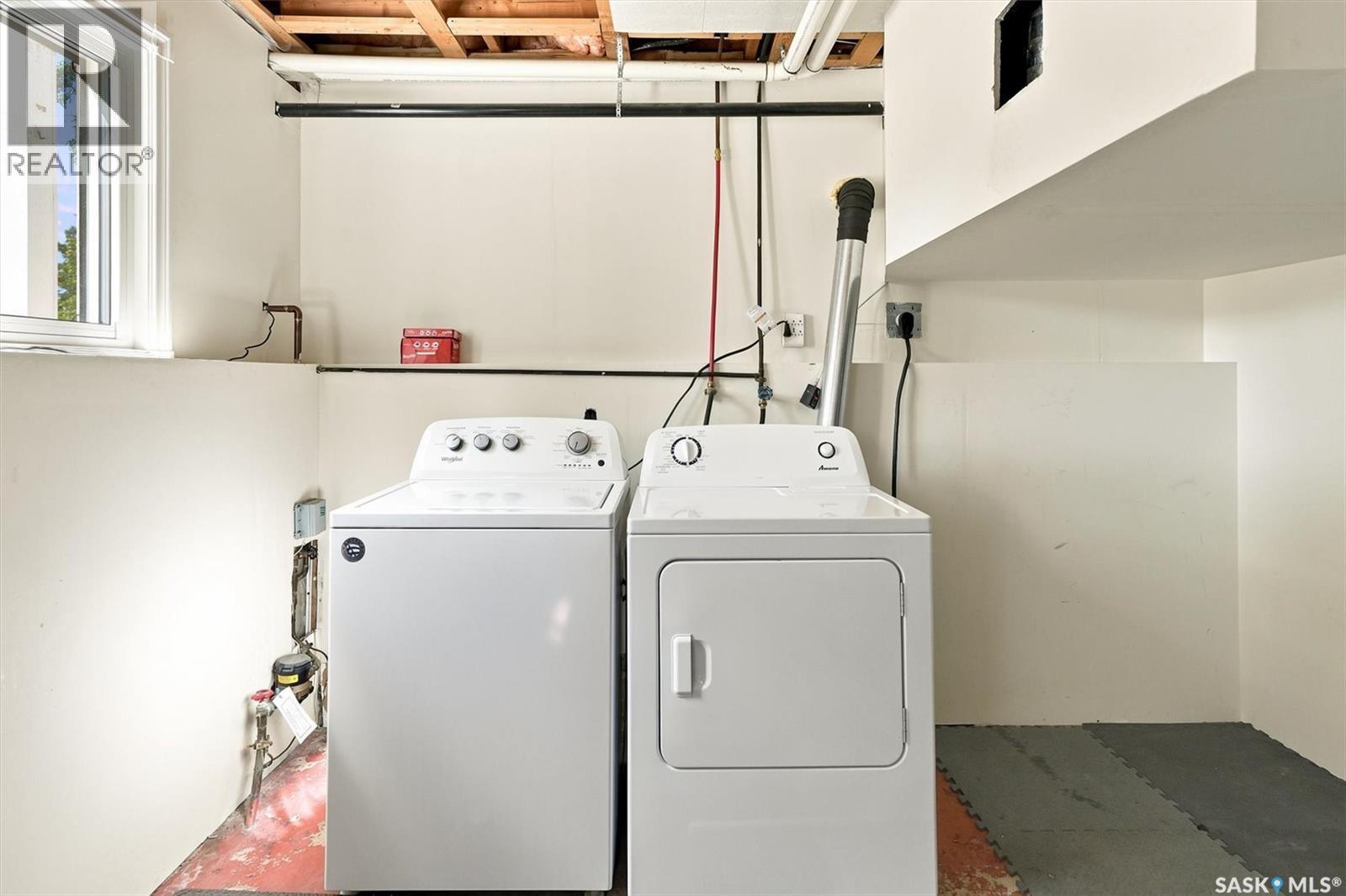 1009 East Centre, Saskatoon, SK - Indoor Photo Showing Laundry Room