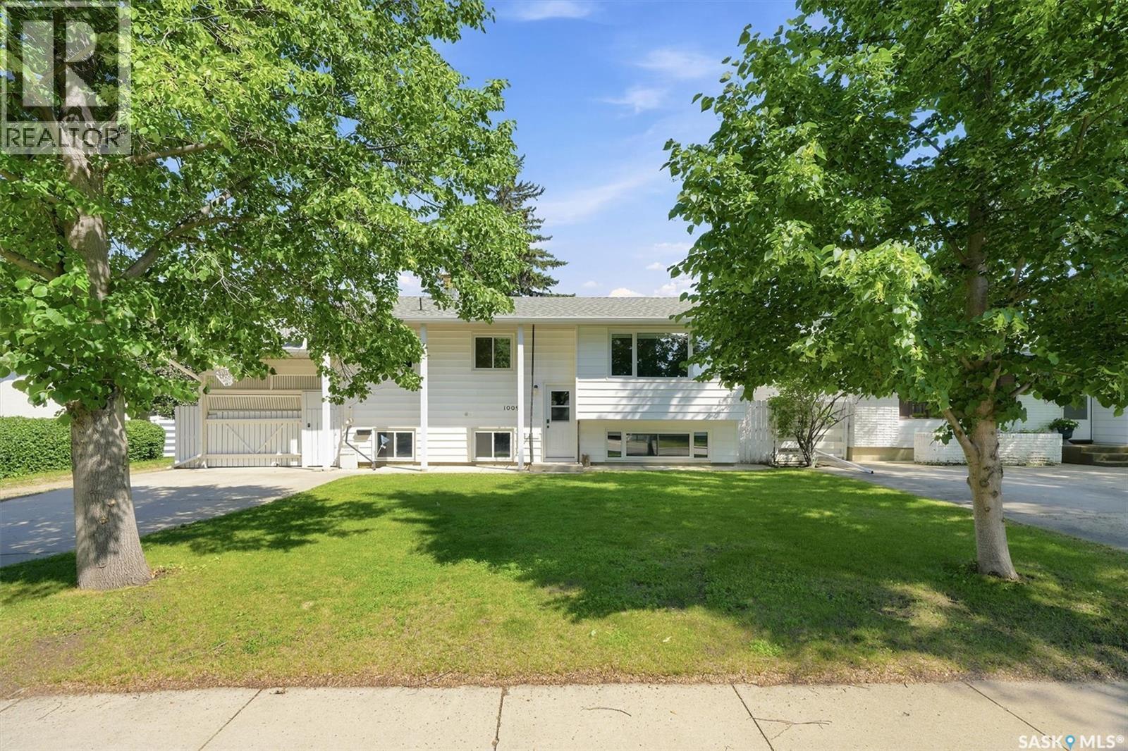 1009 East Centre, Saskatoon, SK - Outdoor