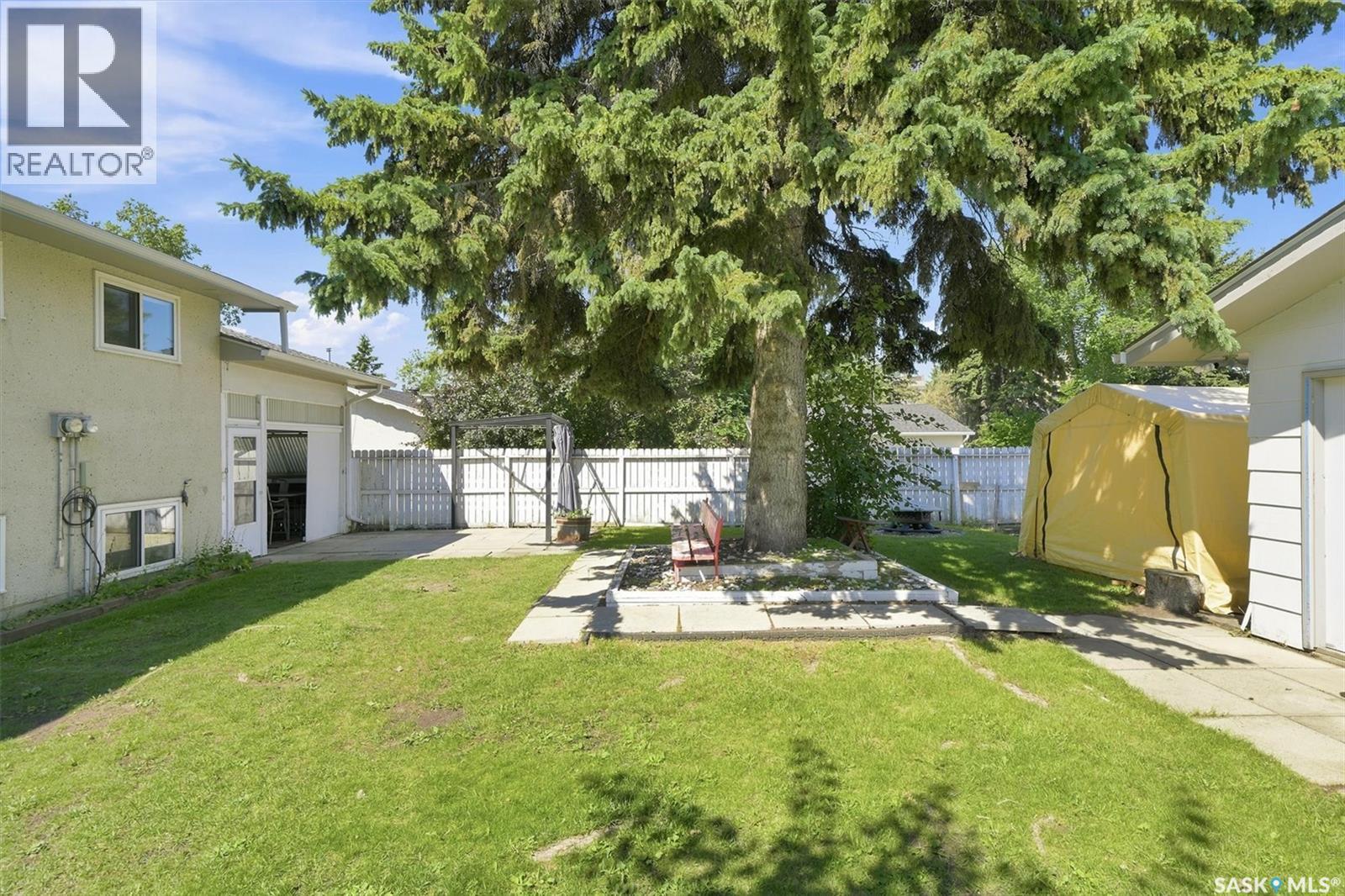 1009 East Centre, Saskatoon, SK - Outdoor