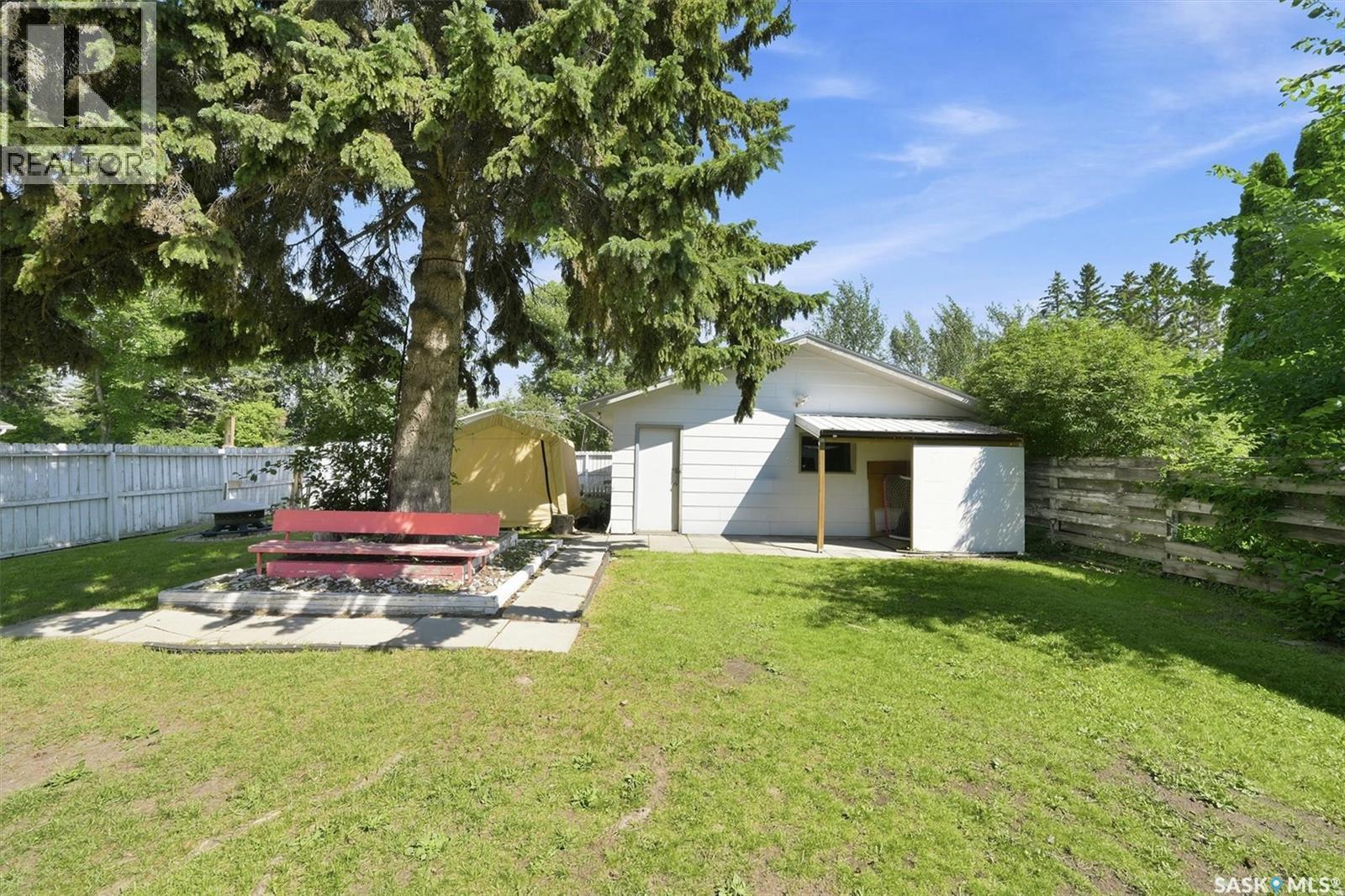 1009 East Centre, Saskatoon, SK - Outdoor