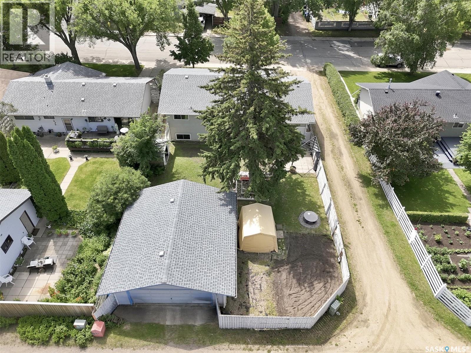 1009 East Centre, Saskatoon, SK - Outdoor