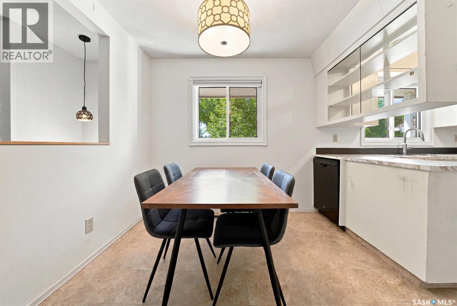 1009 East Centre, Saskatoon, SK - Indoor